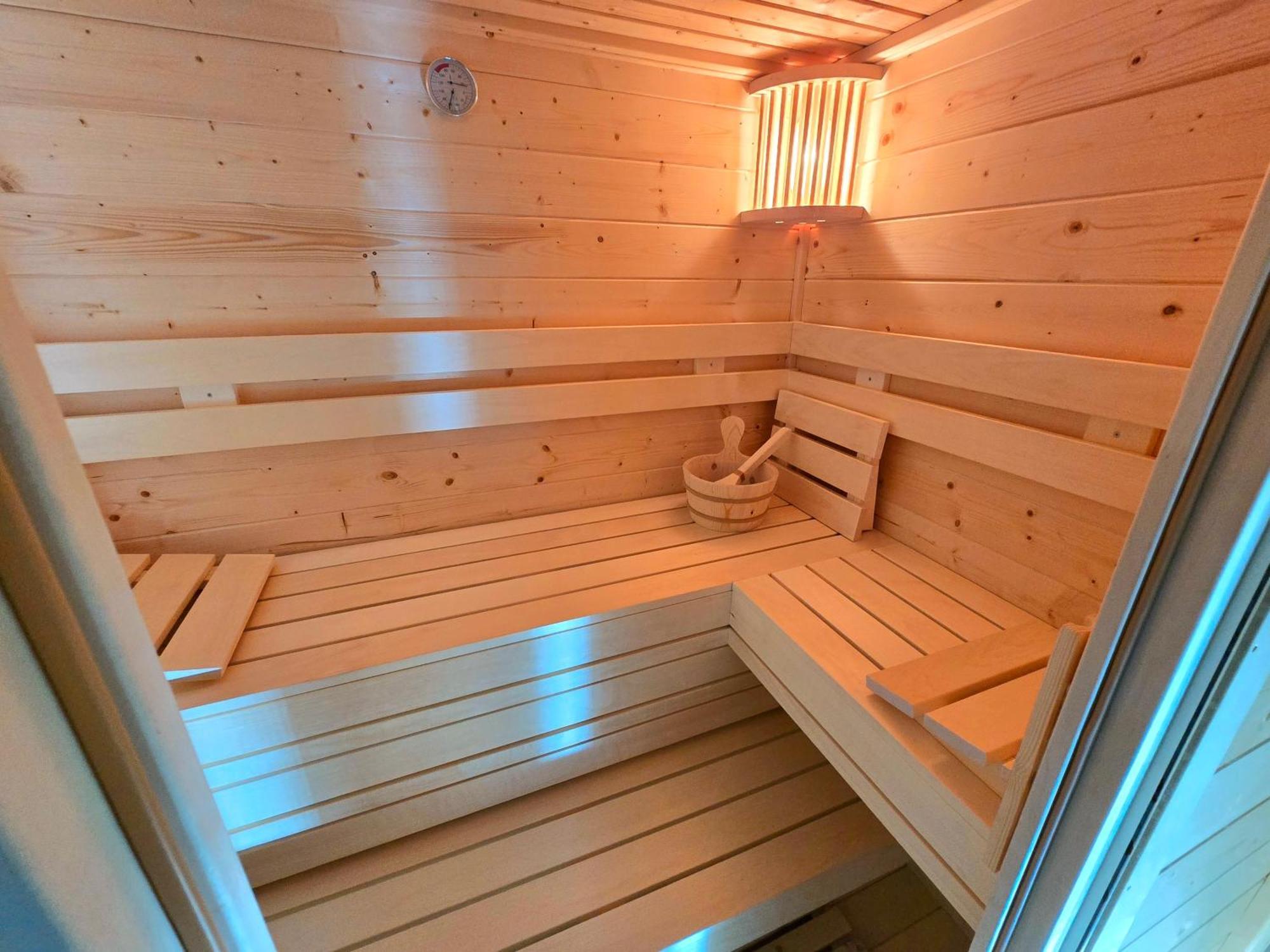De Corner Van Zeeland Met Jacuzzi 신트 아날란트 외부 사진